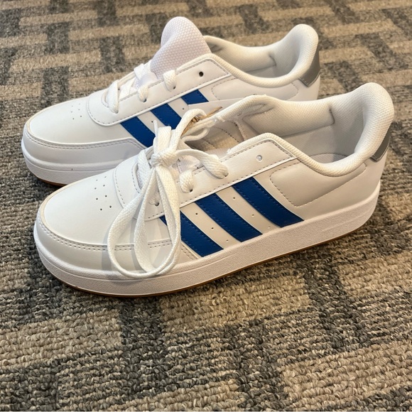Adidas White and Blue Sneakers kids size 4 - Picture 1 of 7